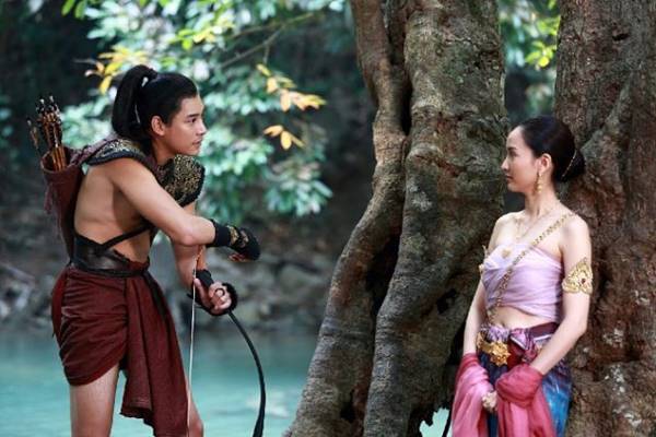 ละครนาคี