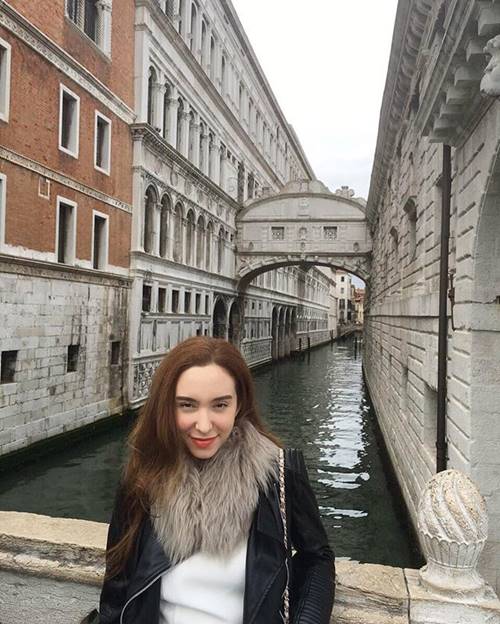 คลาวเดีย จักรพันธุ์ แฟน