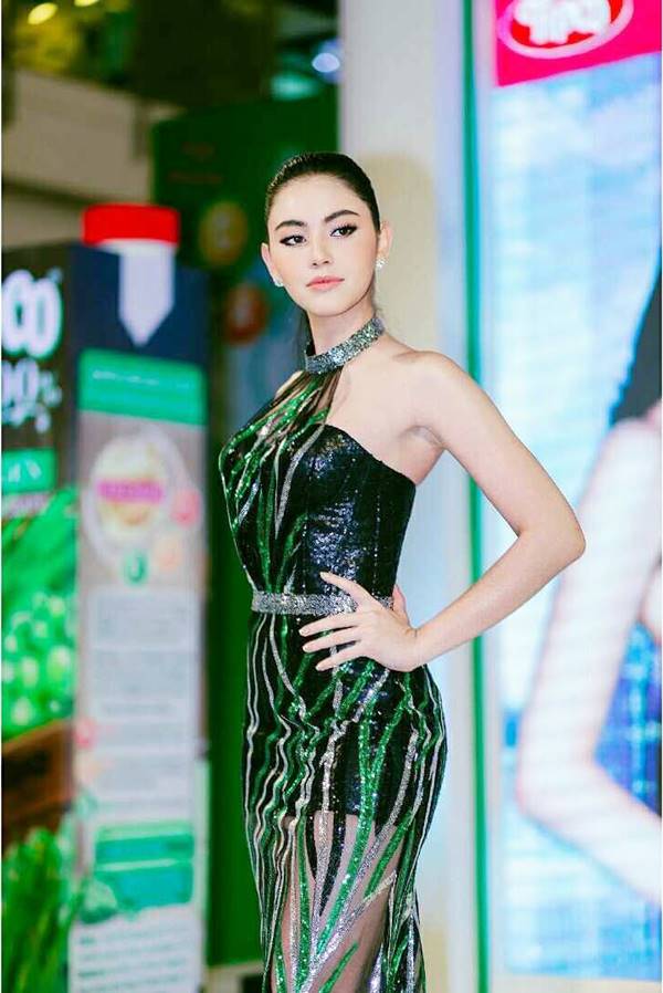 ใหม่ ดาวิกา