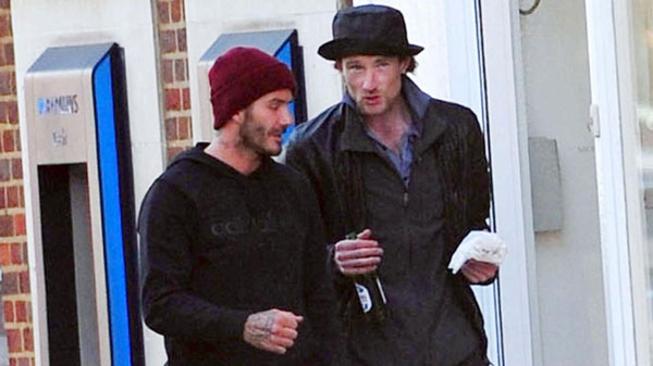 เดวิด เบ็คแฮม ซื้อเบียร์ เบอร์เกอร์ เลี้ยงคนไร้บ้าน