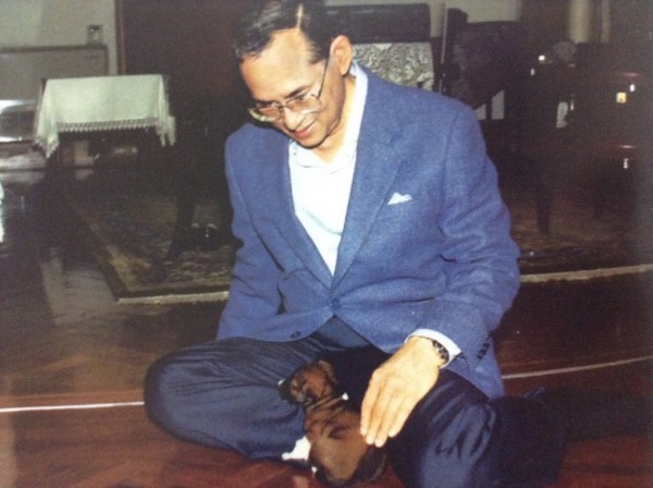 คุณทองแดง เข้าเฝ้าฯ ในหลวง รัชกาลที่ 9