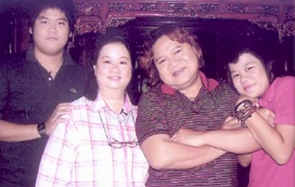 เมย์ จงเลิศเจษฎาวงศ์ ภรรยาของ อ.ยิ่งศักดิ์