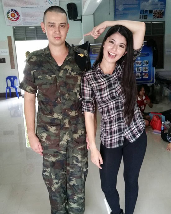 ชิน-ชาโน-กวิน ในวันเยี่ยมญาติทหาร ครอบครัวมาหาพร้อมหน้าพร้อมตา