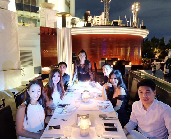 ดิว อริสรา ปลื้ม ไผ่ วันพอยท์ จัดเซอร์ไพรส์วันเกิด มอบโรเล็กซ์เป็นของขวัญ