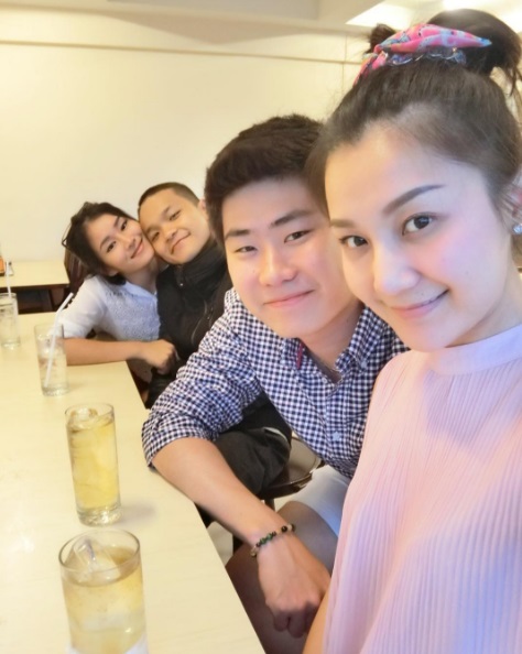 หม่ำ จ๊กมก รวมตัวทั้งครอบครัว ฉลองวันเกิด 51 ปี ว่าที่ลูกเขยก็มา