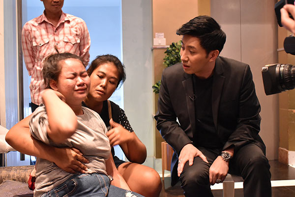 หนุ่ม กรรชัย รีบถอดสร้อยพระ หลังแขกรับเชิญผีเข้ากลางรายการ กรี้ดก่อนหมดสติ