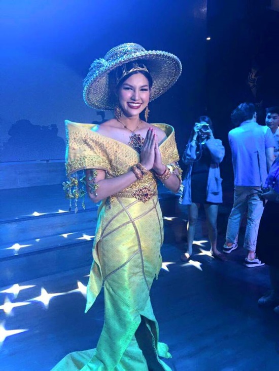 ชุดตะเพียนทอง ครรลองไทย ชุดประจำชาติ ประกวดมิสซิสยูนิเวิร์ส 2016