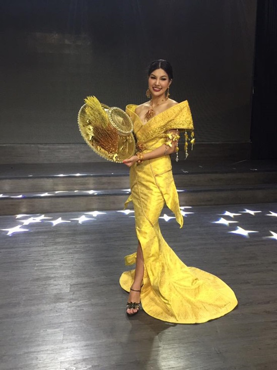 ชุดตะเพียนทอง ครรลองไทย ชุดประจำชาติ ประกวดมิสซิสยูนิเวิร์ส 2016