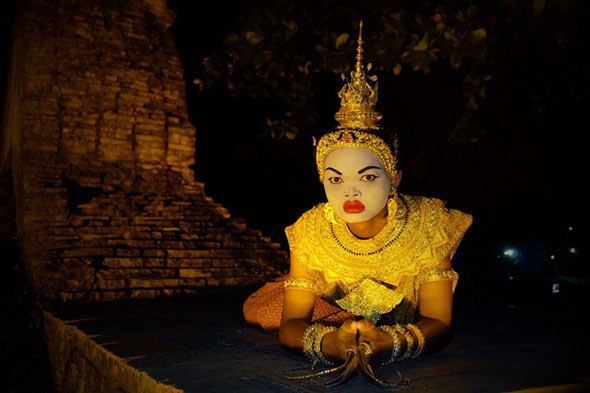 เป๊ะเว่อร์ ! เมญ่า ซันซัน แปลงโฉมเป็น คุณอุดร ขอสู้ คุณอุบล แห่ง พิษสวาท