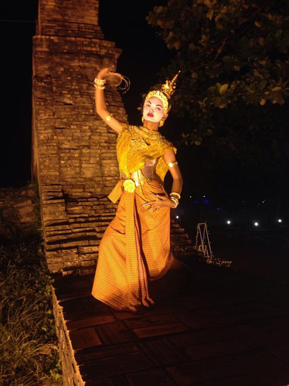 เป๊ะเว่อร์ ! เมญ่า ซันซัน แปลงโฉมเป็น คุณอุดร ขอสู้ คุณอุบล แห่ง พิษสวาท