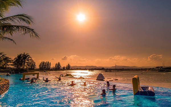 Black Mountain Water Park 