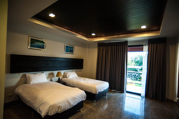 ที่พักบางเสร่