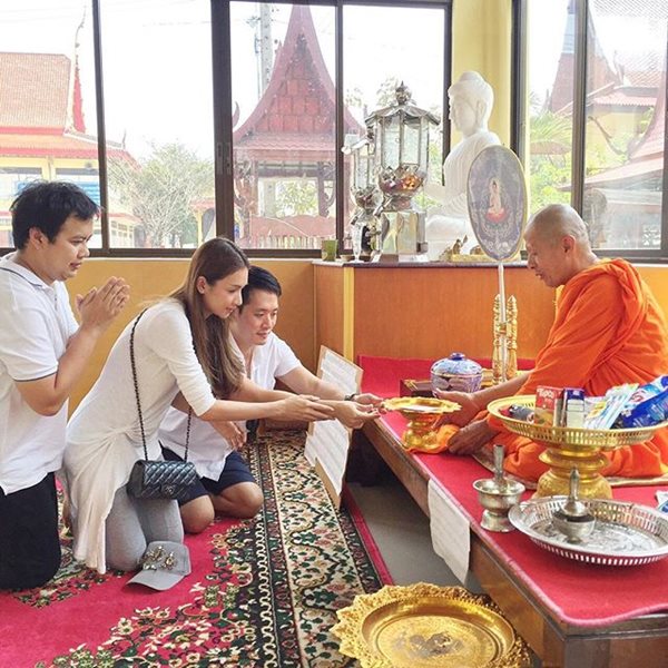ดาราทำบุญ วันมาฆบูชา