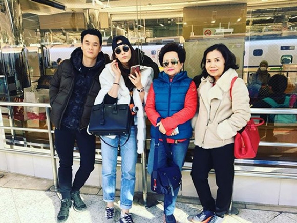 ชมพู่ น็อต