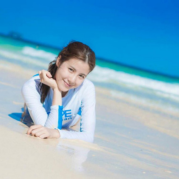 เอสเธอร์ ชุดว่ายน้ำ