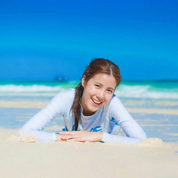 เอสเธอร์ ชุดว่ายน้ำ