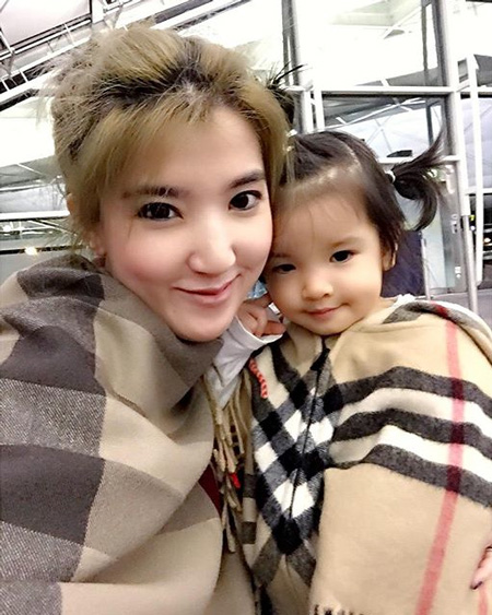 น้องรีนา ลูกสาว ออย เธอ