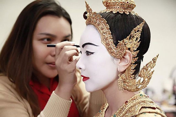 นุ่น วรนุช ในบทบาทของ คุณอุบล ละคร พิษสวาท