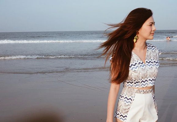 ดิว อริสรา ชุดว่ายน้ำ