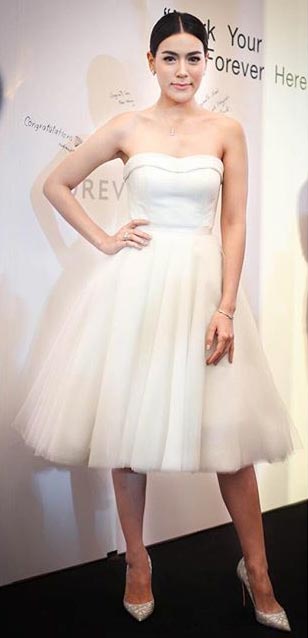 คิมเบอร์ลี่ เดินแบบเครื่องเพชร