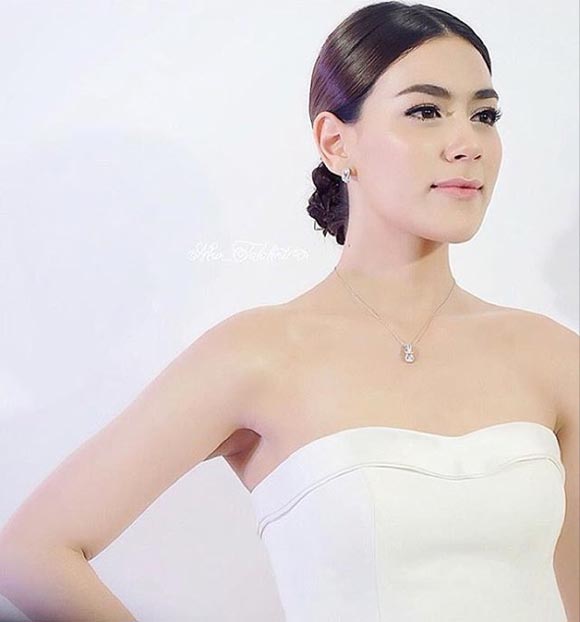 คิมเบอร์ลี่ เดินแบบเครื่องเพชร