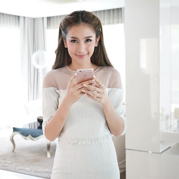 เนย โชติกา แต่งงาน ไฮโซอาร์ม