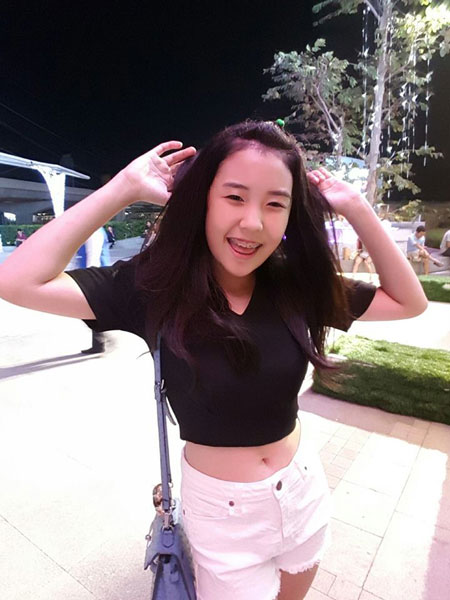 พลอย มงกุฎเพชร