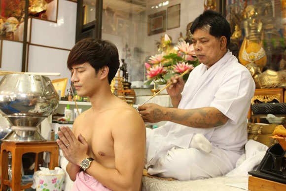 ธัญญ่า บี้ kpn สักยันต์ 5 แถว