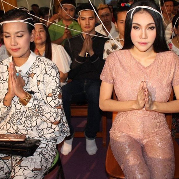 เอมมี่ อมลวรรณ