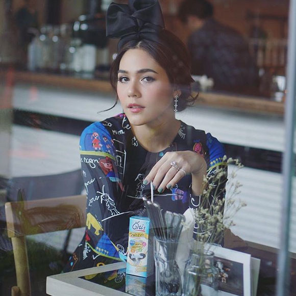 ชมพู่ อารยา