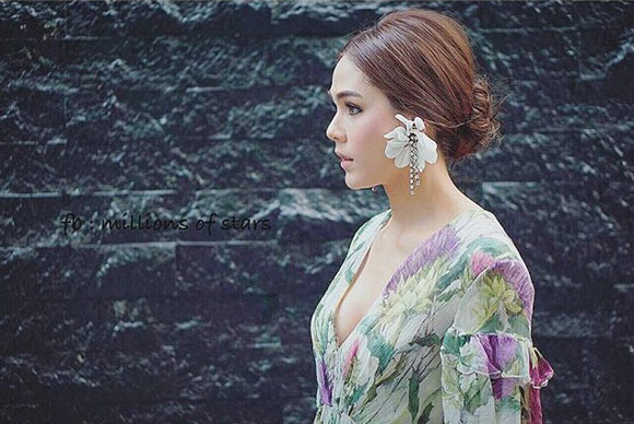 ชมพู่ อารยา