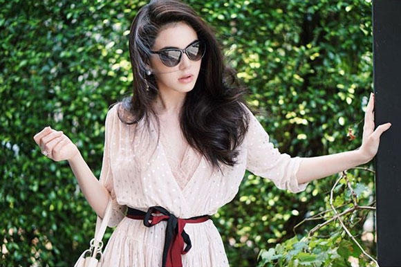 ใหม่ ดาวิกา