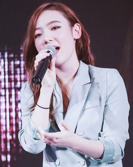 พลอยชมพู