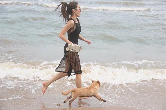 เมย์ พิชญ์นาฏ ชุดว่ายน้ำ