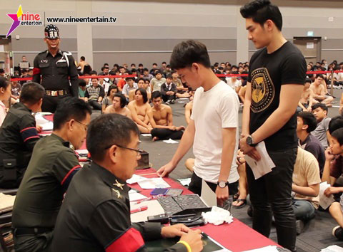 สิงโต เดอะสตาร์ เกณฑ์ทหาร