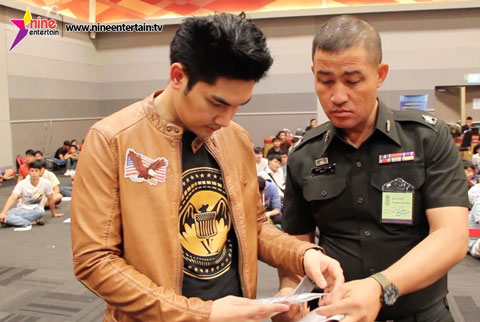 สิงโต เดอะสตาร์ เกณฑ์ทหาร