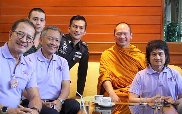 ชิน ชาโน กวิน 3.2.1 ชุดทหารลายพราง