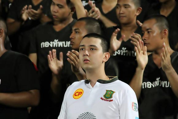 ชิน ชินวุฒ นำทัพนำเชียร์อาร์มี่ ยูไนเต็ด