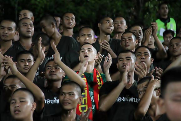 ชิน ชินวุฒ นำทัพนำเชียร์อาร์มี่ ยูไนเต็ด