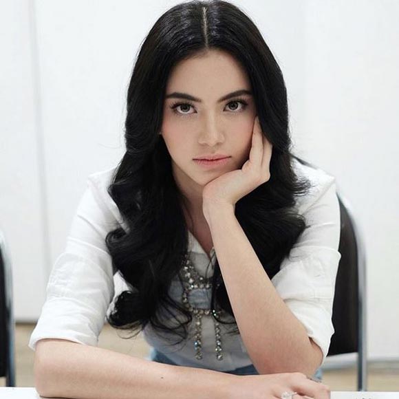 ชมพู่ ใหม่