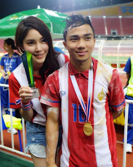 เปิดเส้นทางรัก เมย์ พิชญ์นาฏ