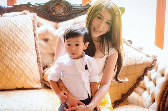 เอิร์น จิรวรรณ