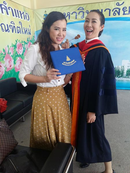 จูน กอปรบุญ วีเจจ๋า