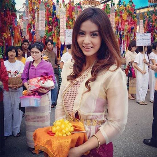 มะนาว ศรศิลป์