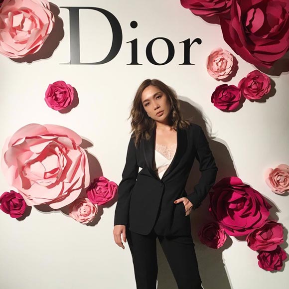 โมเม นภัสสร