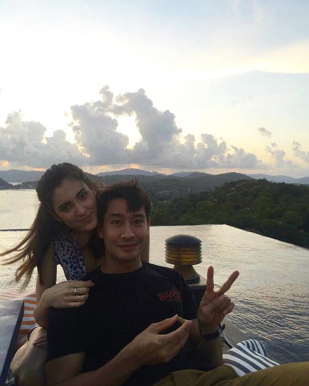 ป้อง ณวัฒน์ เอเลน่า