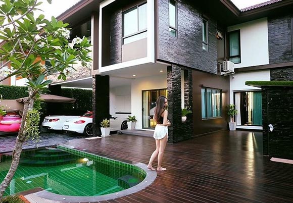 เรือนหอ ออฟฟี่ แม็กซิม