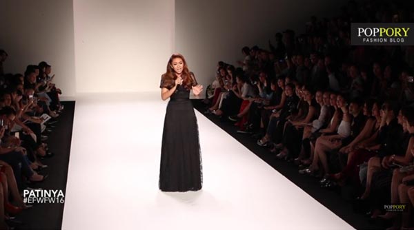 แก้ม วิชญาณี ขึ้นร้องเพลงบนเวที Elle Fashion Week 2016