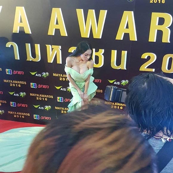 เอมมี่ อมลวรรณ