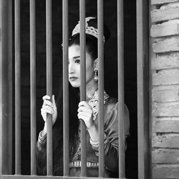 อั้ม ยุ้ย เพลิงพระนาง